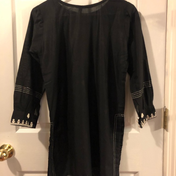 Tunic Top Embroidered - Picture 2 of 6